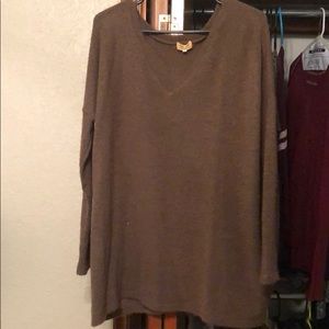 Piko V-Neck Sweater
